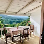 Hébergement de vacances Ermones Odyssesas Vátos