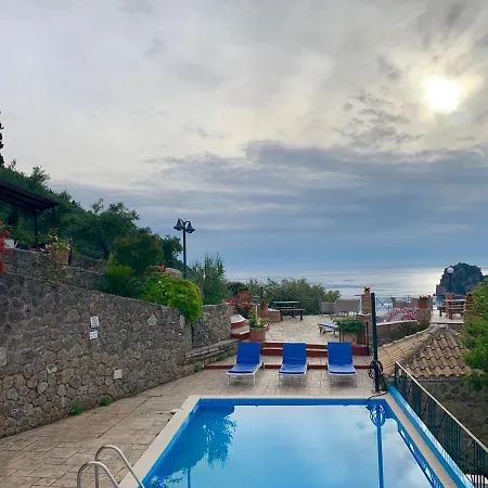 Ermones Odyssesas * Vátos