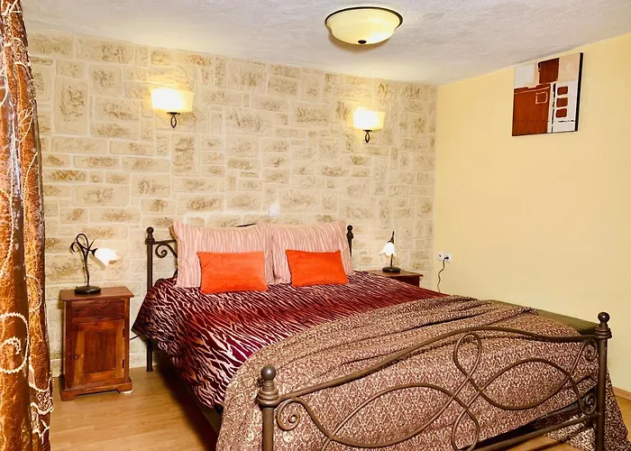 Ermones Odyssesas 別荘 Vátos