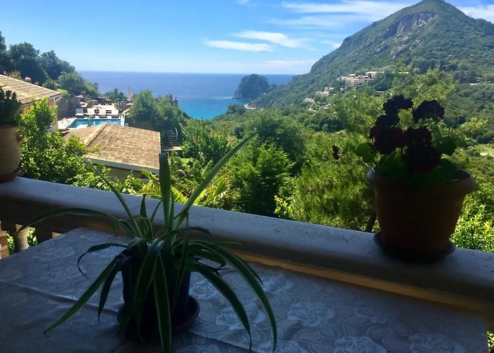 別荘 Ermones Odyssesas