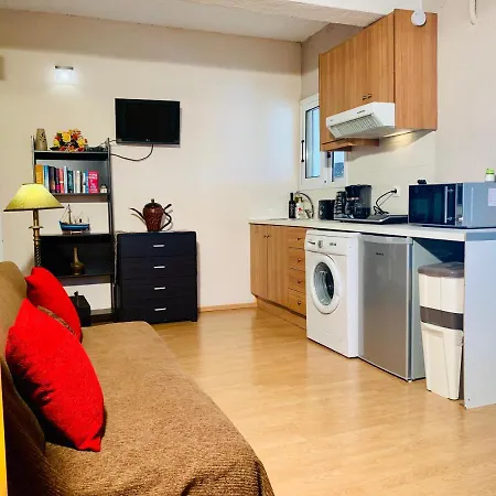 Ermones Odyssesas Holiday home *