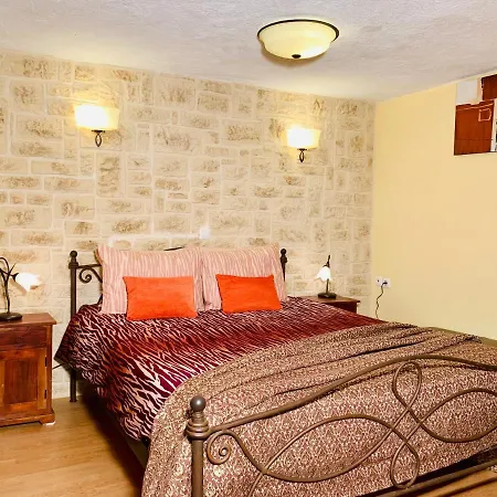 Ermones Odyssesas Vakantiehuis Vátos